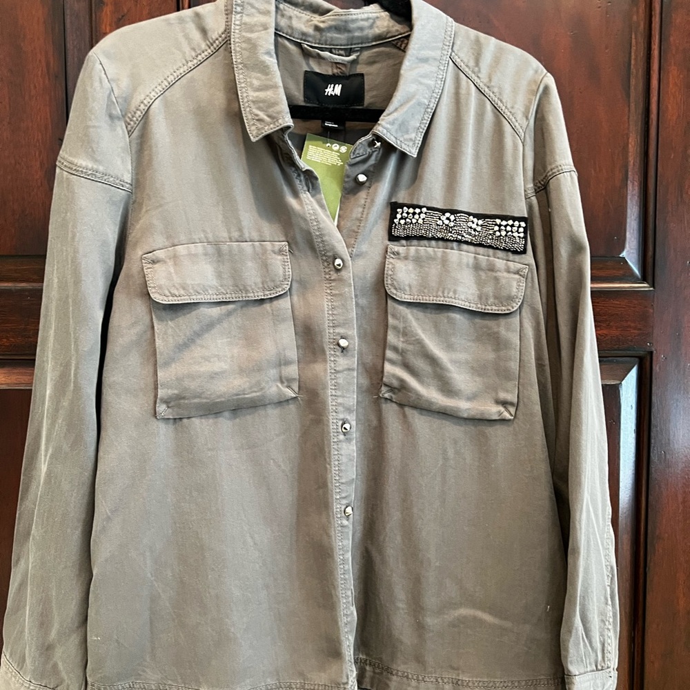 H&M green button up shirt!